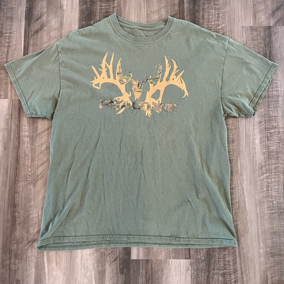 Men's Green Antler Graphic Tee - Picture 1 of 4